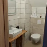 Ela *