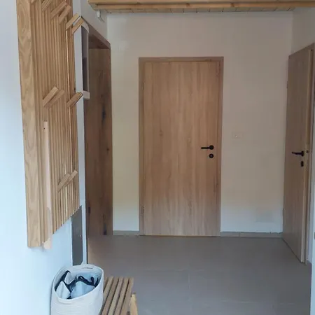 Ela Rateče